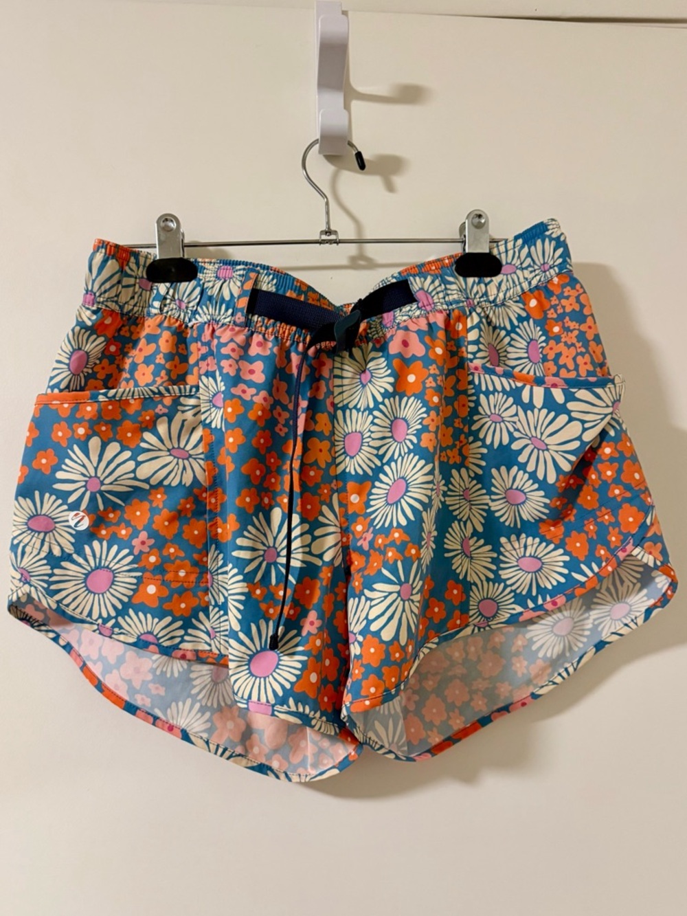 Nani Hybrid Explorer Shorts - size M
